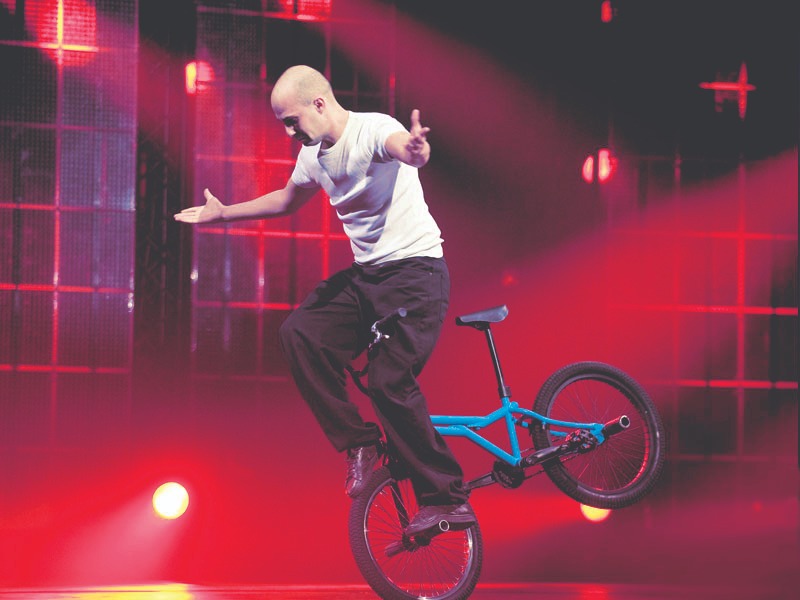 Performance BMX au Théâtre Mogador