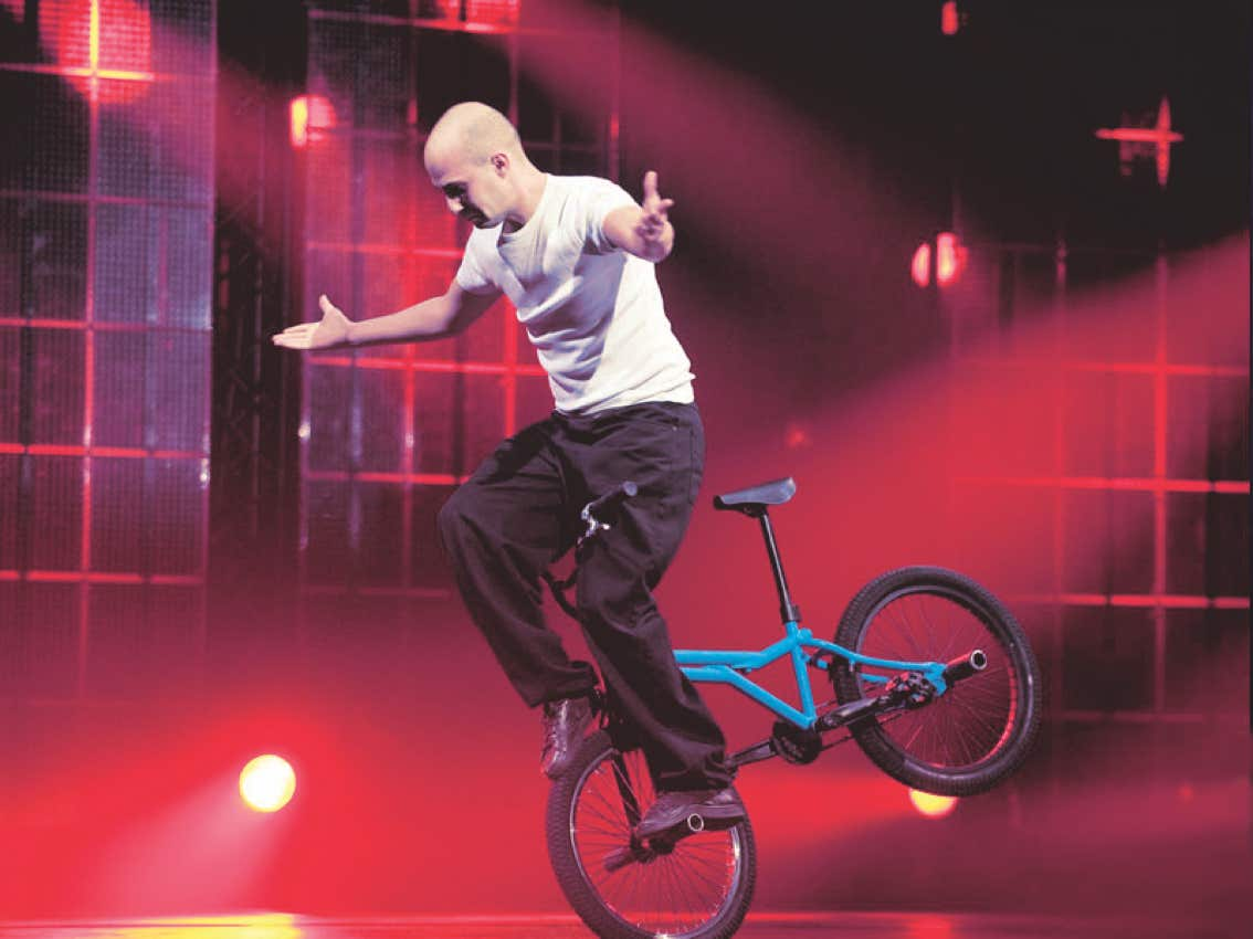 Bmx Demonstration, theatre Mogador Paris.