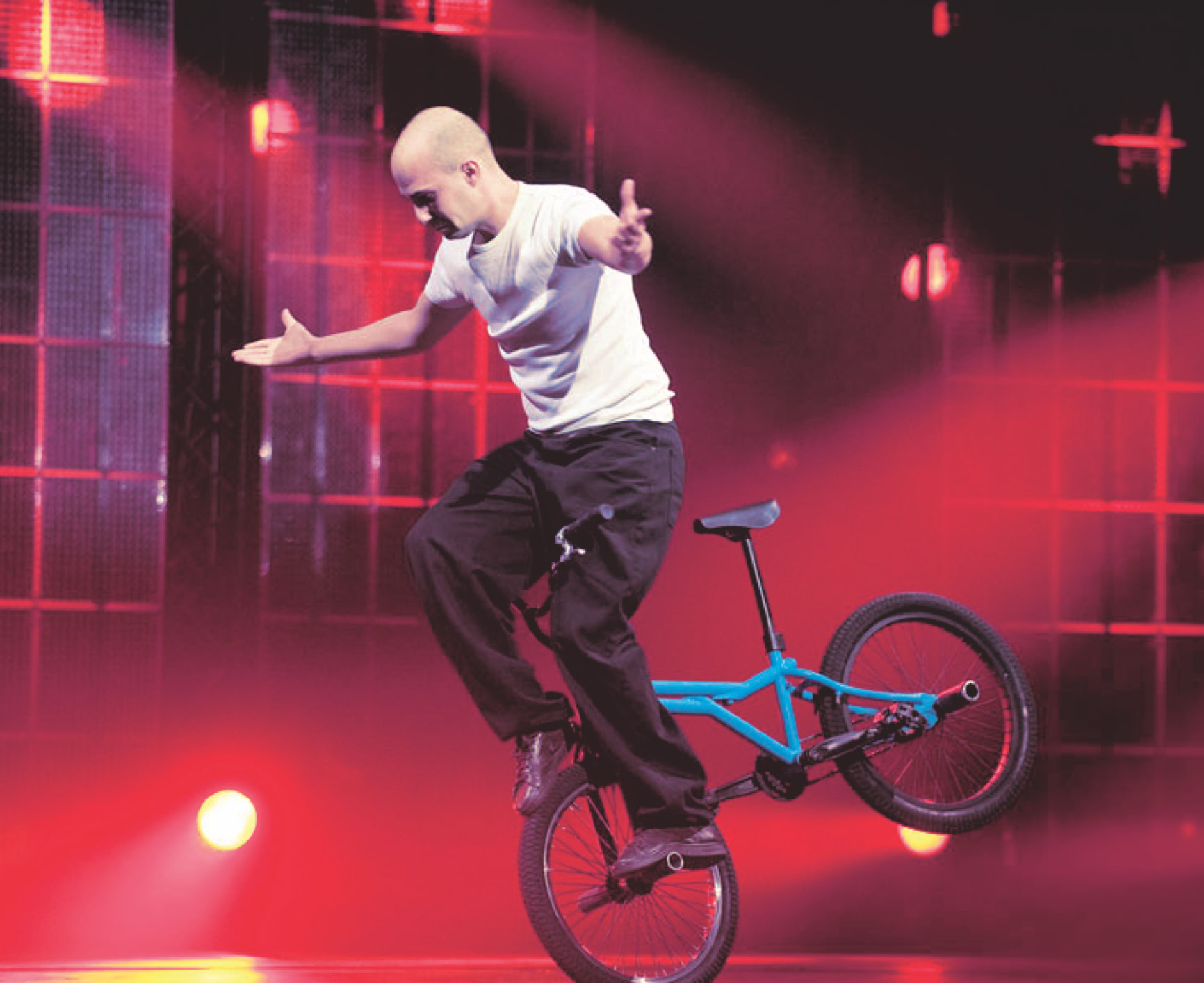 Bmx Demonstration, theatre Mogador Paris.